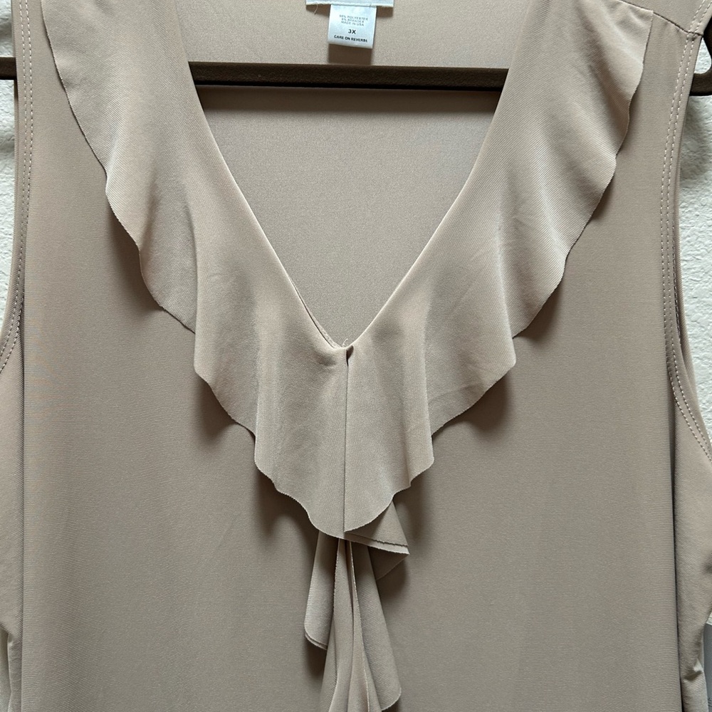 Elan and Grace NWT sz3x v neck ruffle front sleeveless top - Picture 2 of 5